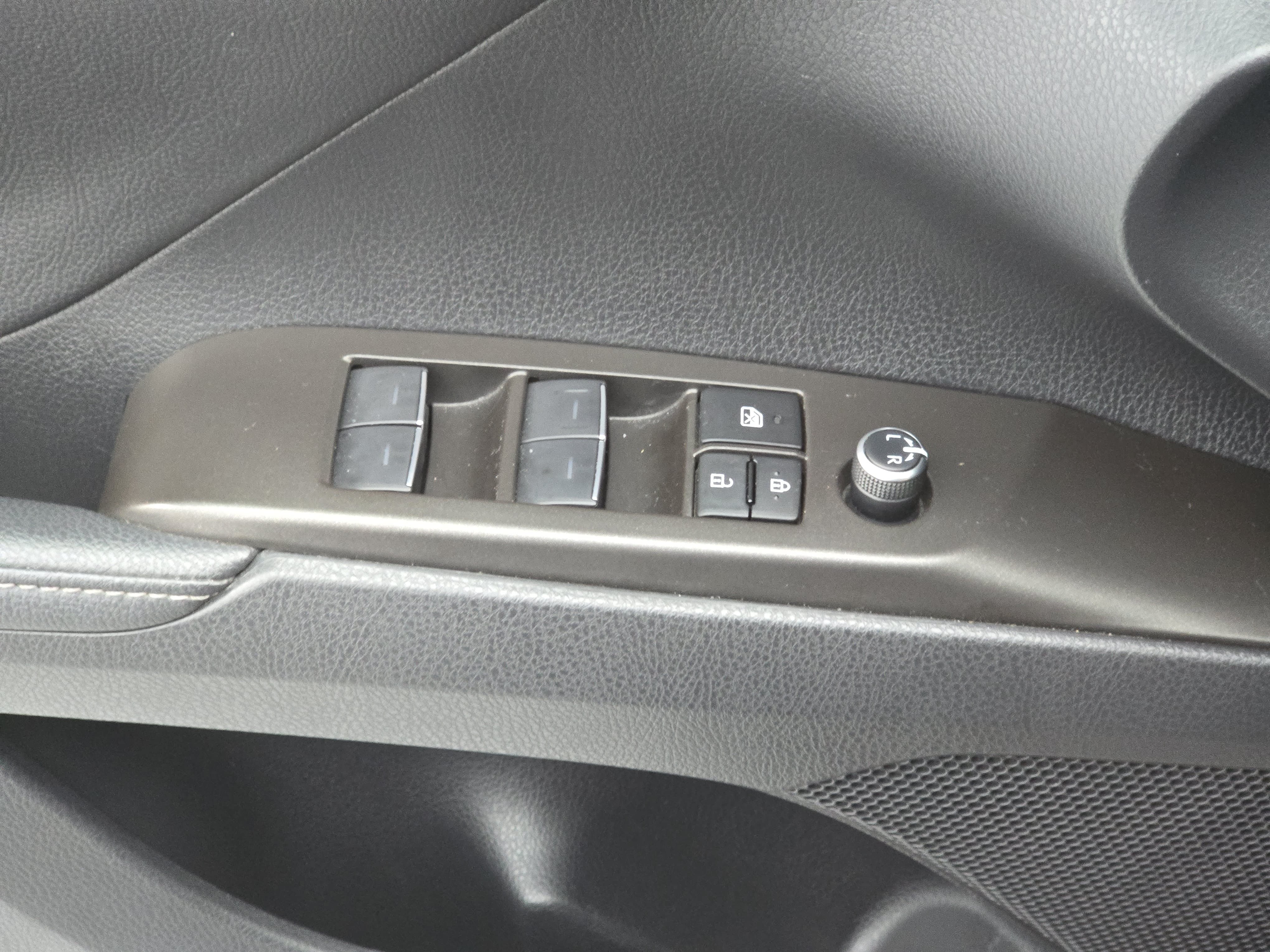 Used 2023 Toyota Camry XLE w/ Navigation Package FWD image 28
