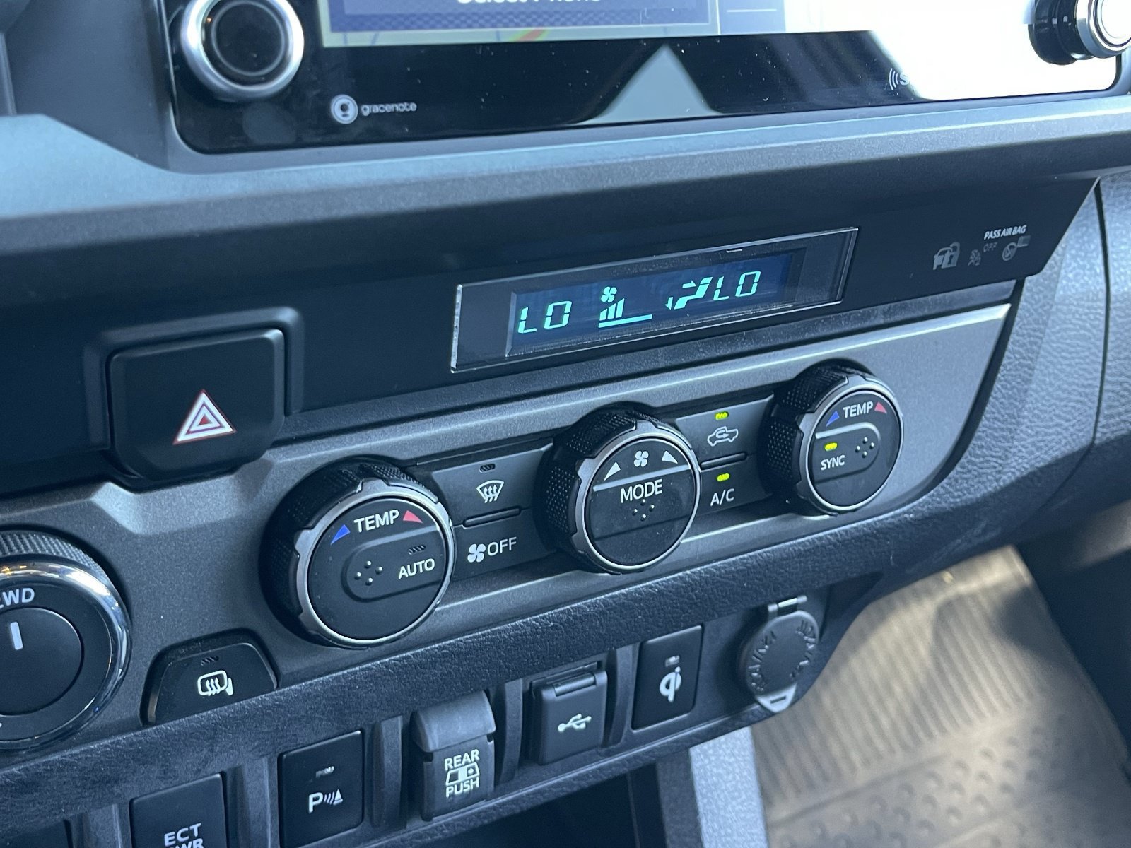 Used 2023 Toyota Tacoma TRD Off-Road w/ Technology Package AWD/4WD image 30