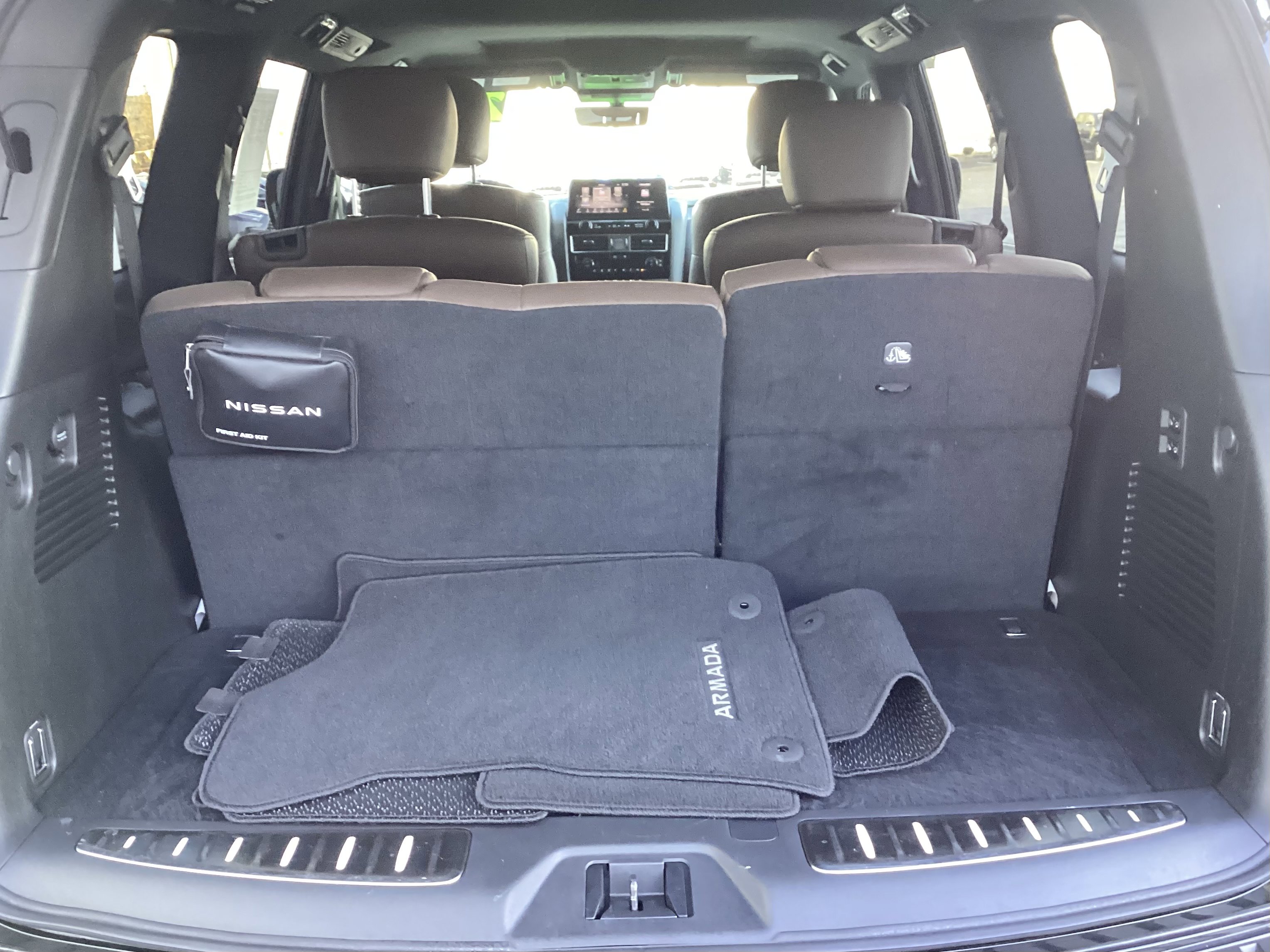 Used 2024 Nissan Armada Platinum w/ Captain's Chairs Package image 19