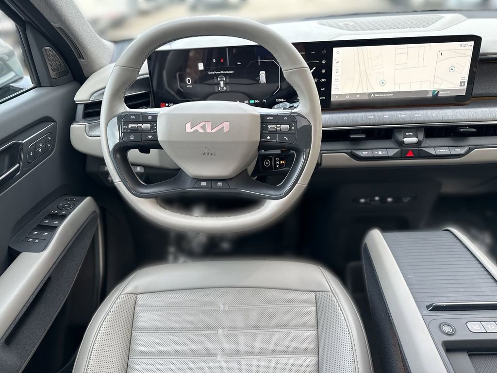 Used 2024 Kia EV9 Land image 22