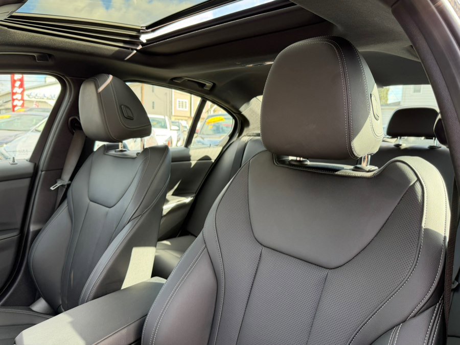 Used 2025 BMW 330i xDrive Sedan image 45