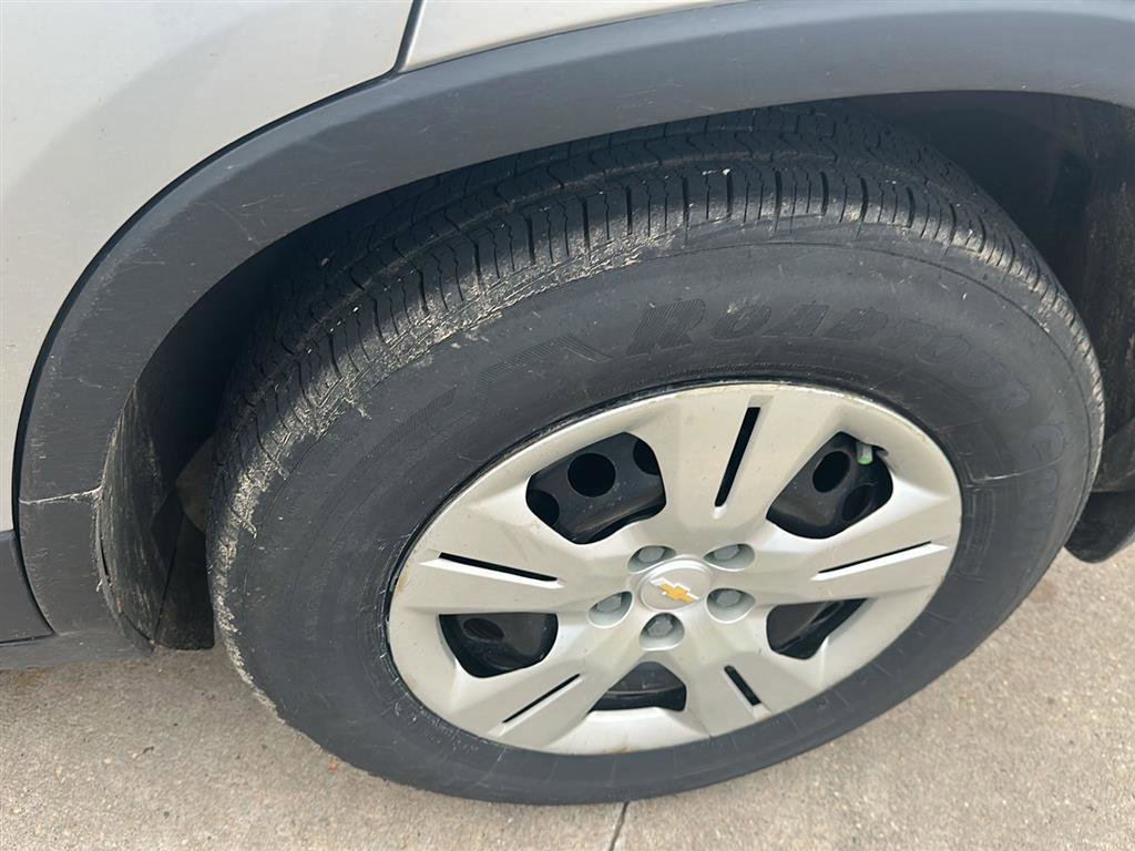 Used 2015 Chevrolet Trax LS w/ LPO, Protection Package FWD image 6
