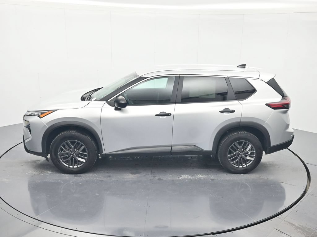 Used 2024 Nissan Rogue S FWD image 34