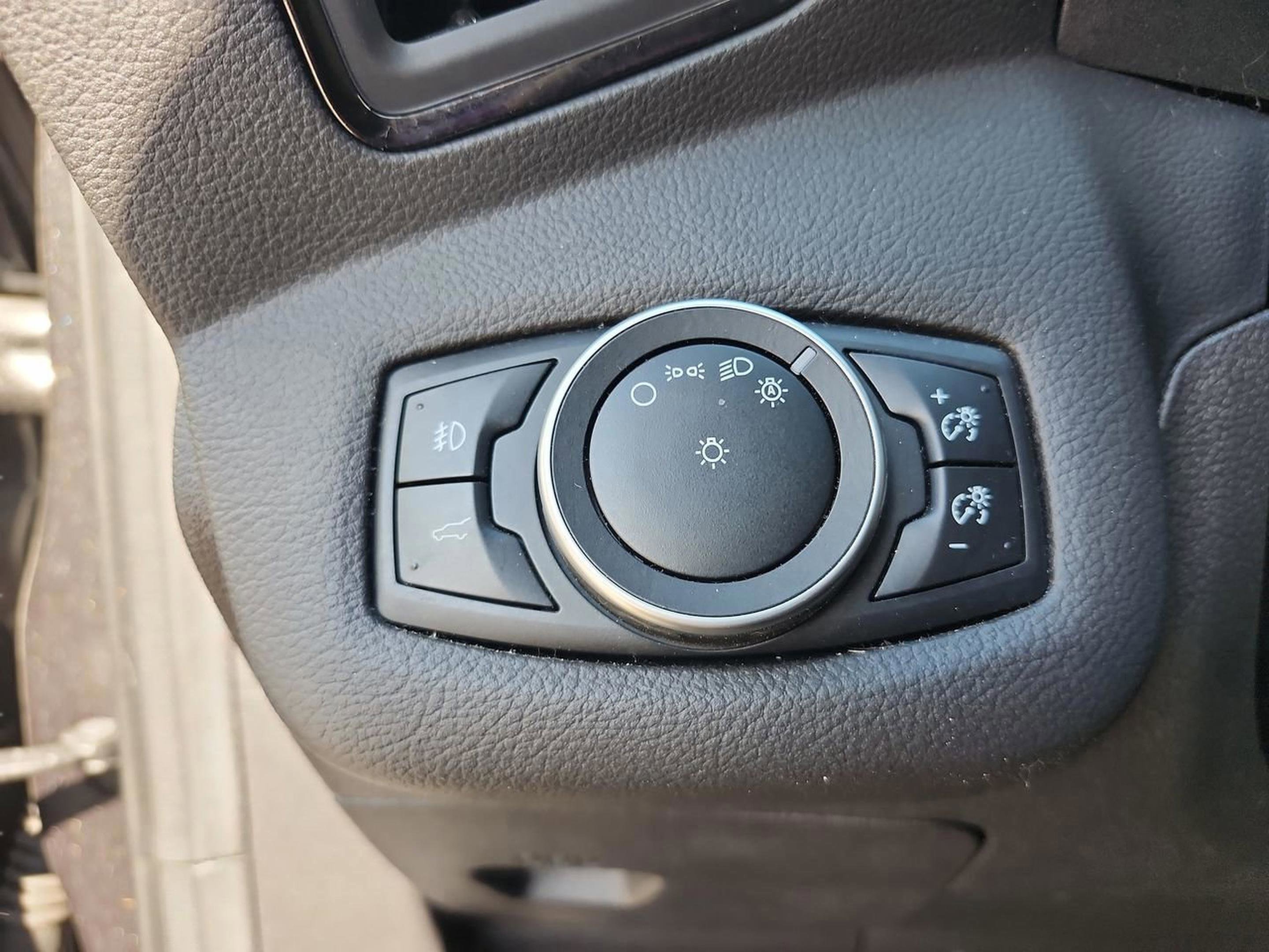 Used 2017 Ford Escape Titanium image 12