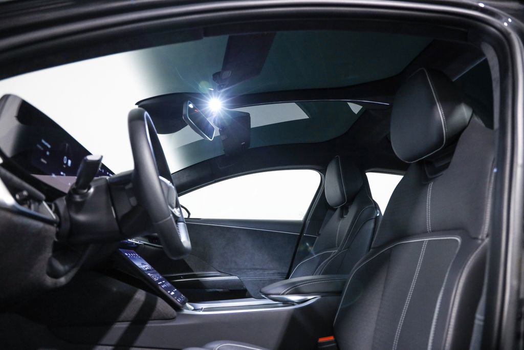 Used 2023 Lucid Air Grand Touring image 41