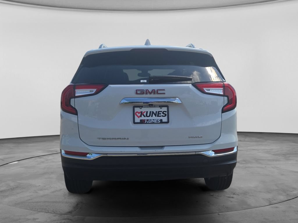 Used 2024 GMC Terrain SLT AWD/4WD image 9