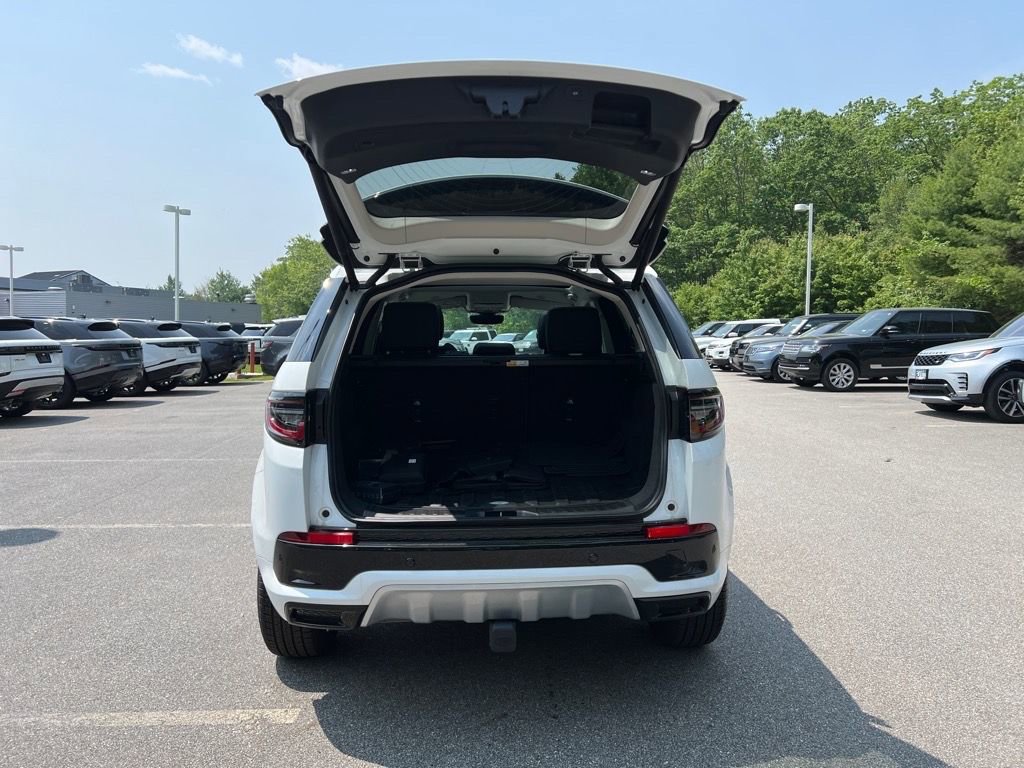 New 2025 Land Rover Discovery Sport S image 29