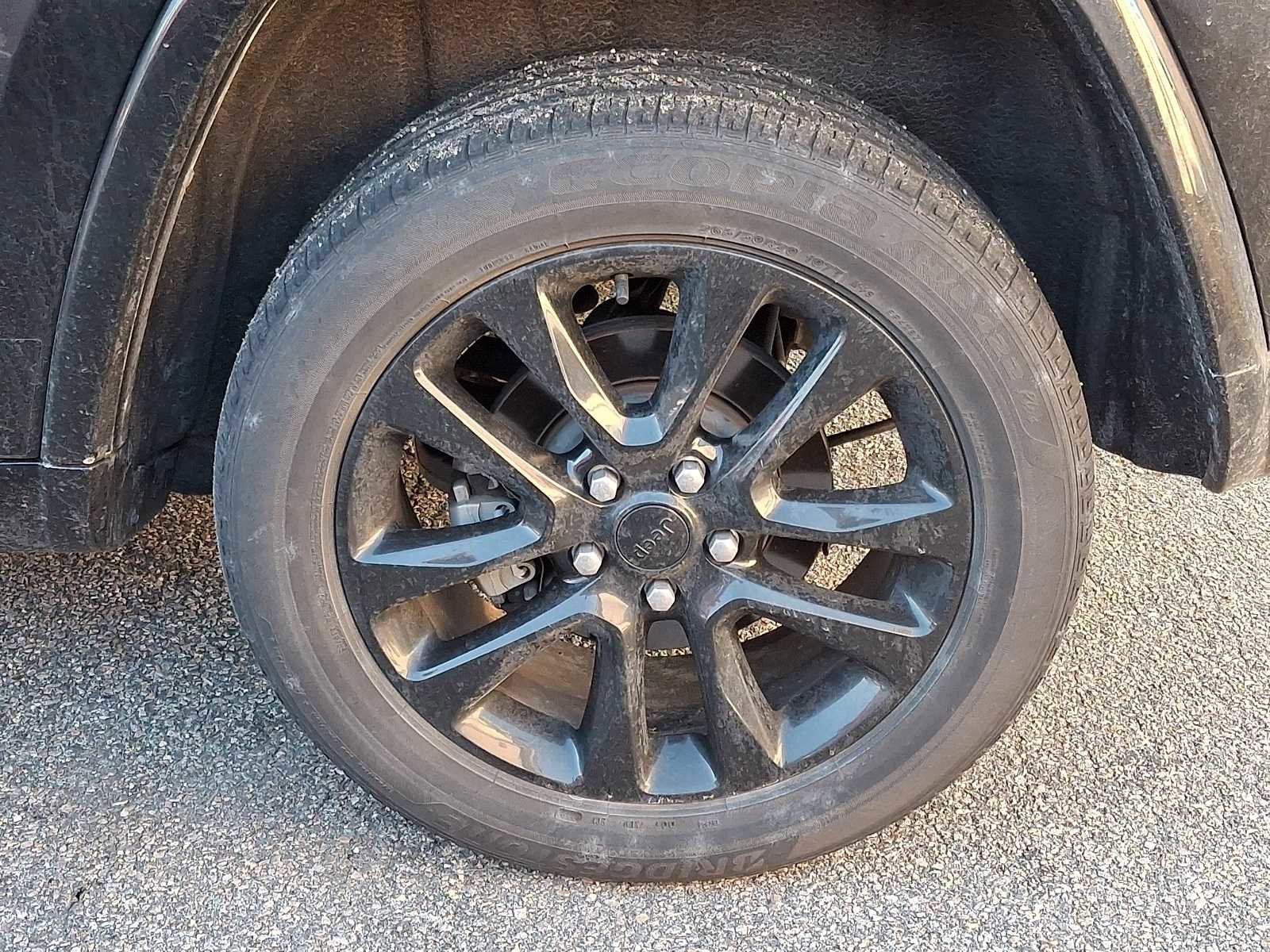 Used 2022 Jeep Grand Cherokee Laredo X image 6