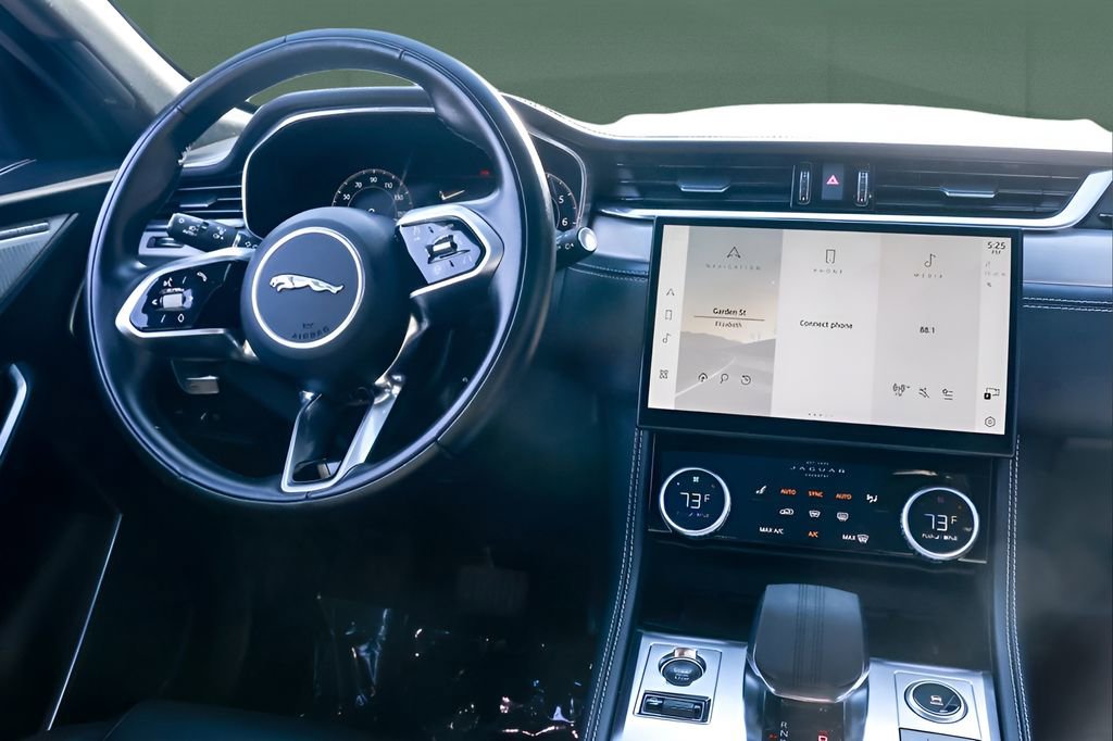 Used 2024 Jaguar F-PACE R-Dynamic S image 35