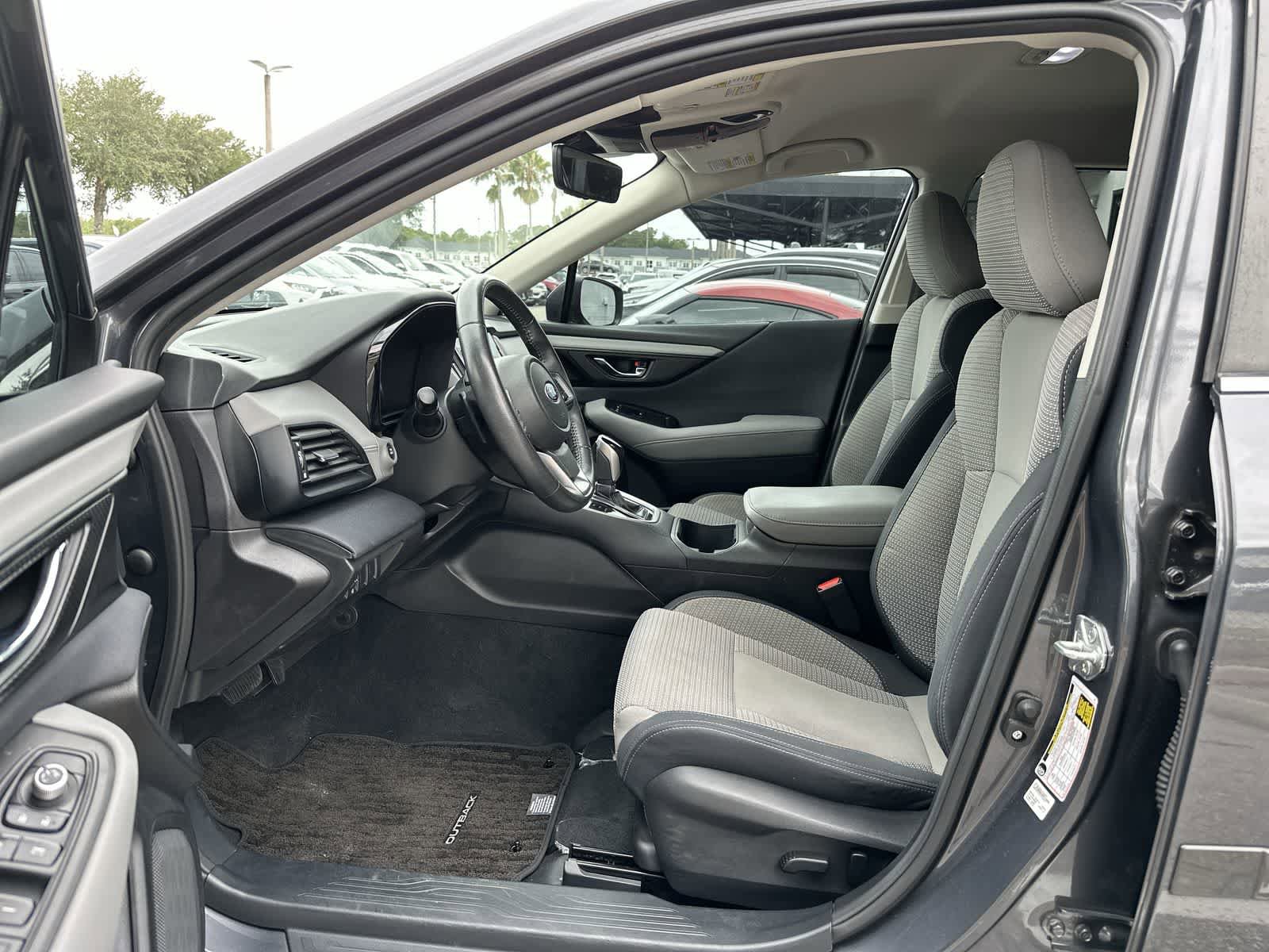 Used 2023 Subaru Outback Premium AWD/4WD image 2