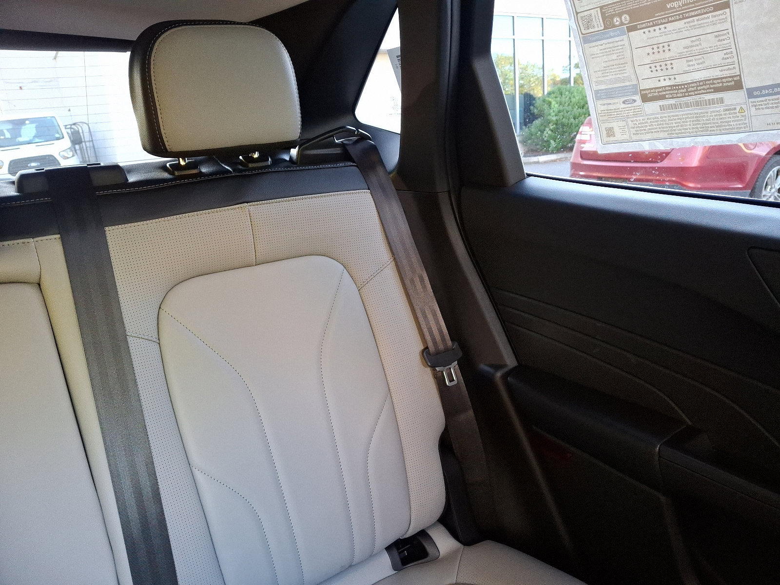 New 2025 Ford Escape SE w/ PHEV Premium Package FWD image 14