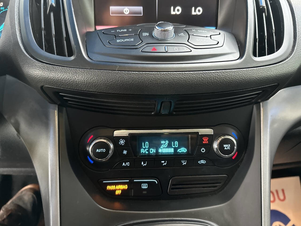 Used 2015 Ford Escape SE w/ SE Chrome Package image 27