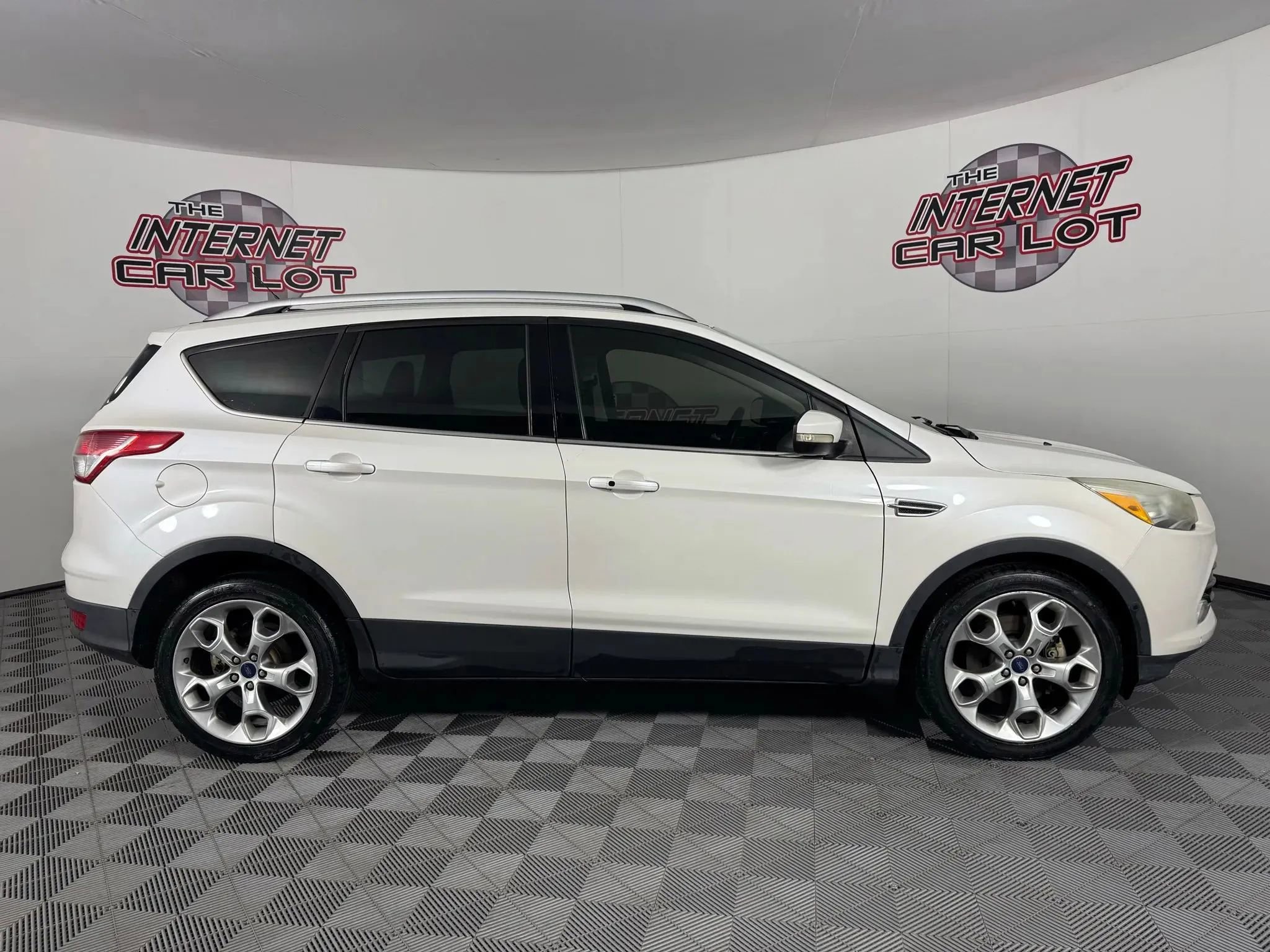 Used 2014 Ford Escape Titanium w/ Equipment Group 401A image 8