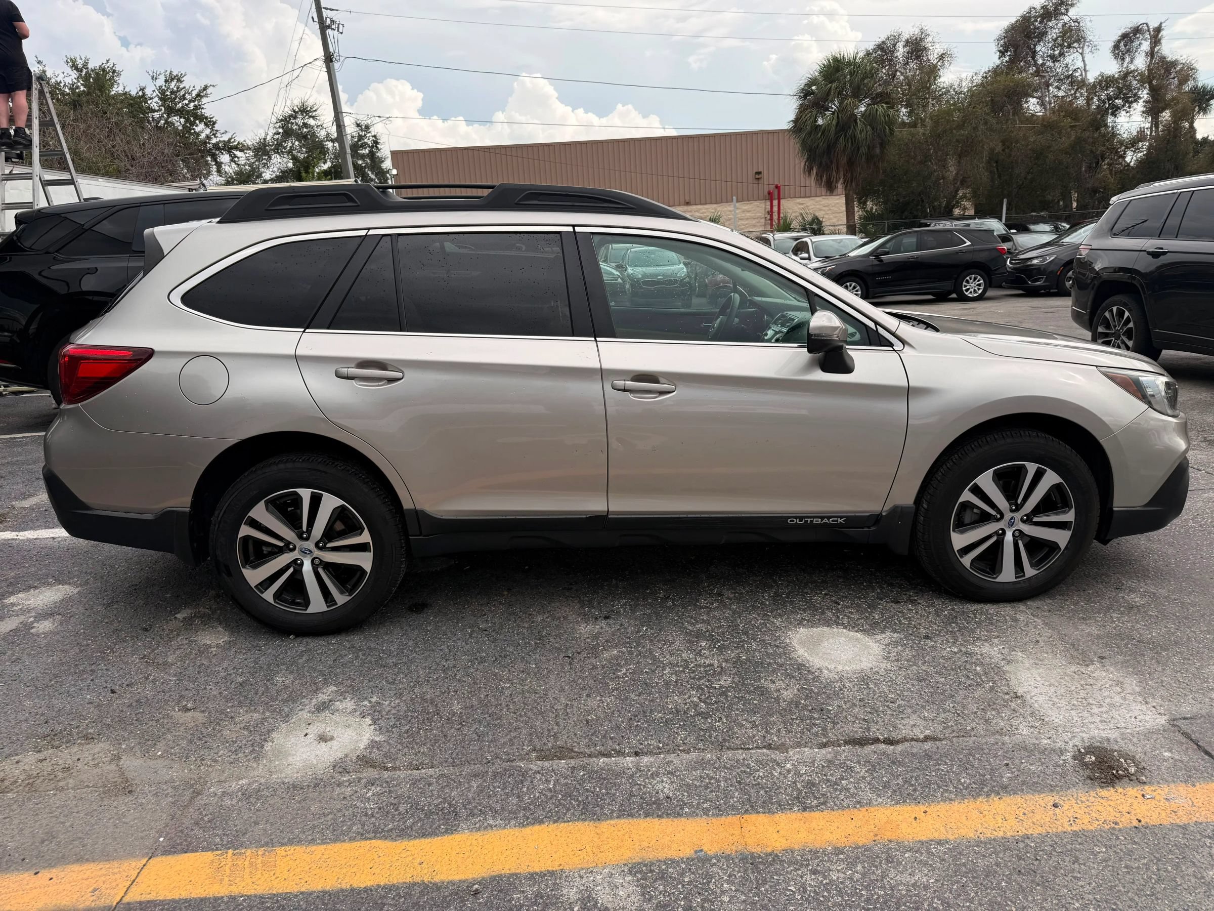 Used 2018 Subaru Outback 2.5i Limited AWD/4WD image 4