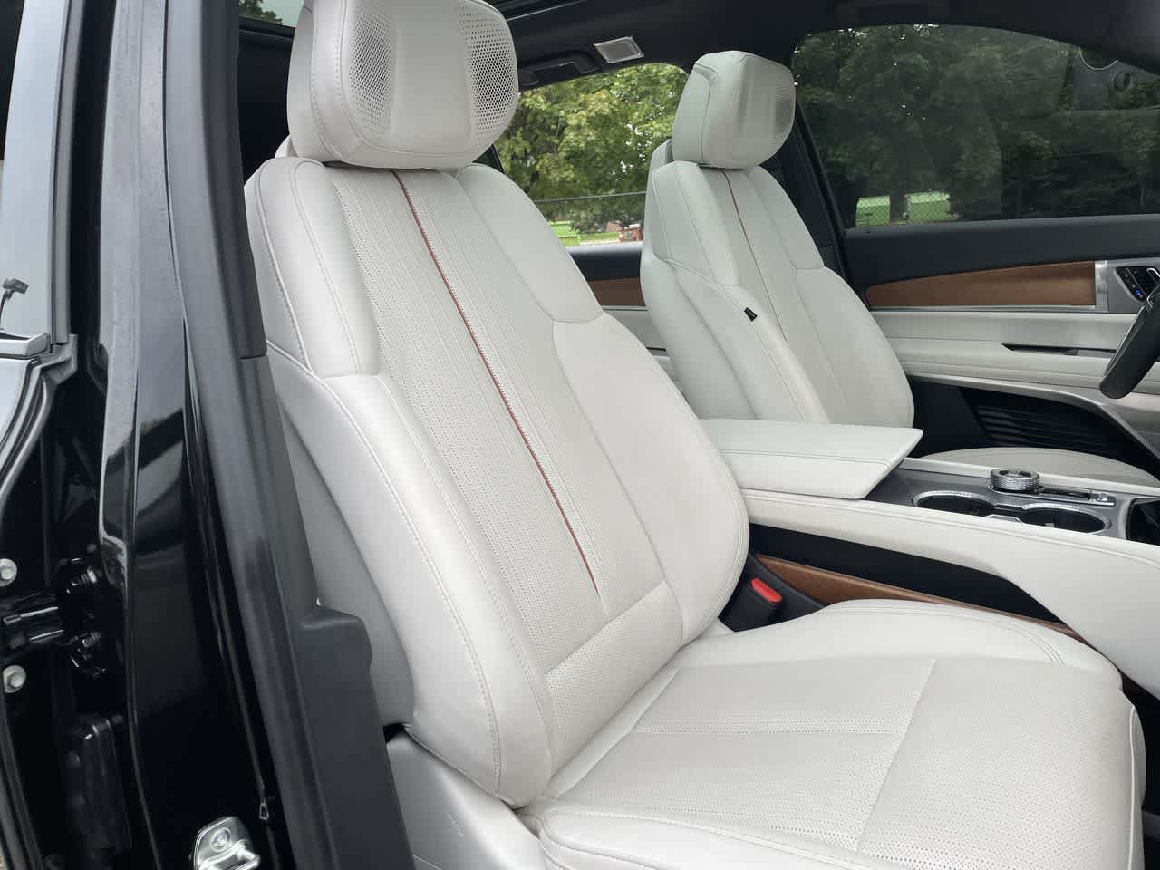 Certified 2026 Cadillac Vistiq Sport w/ LPO, Floor Liner Package AWD/4WD image 14