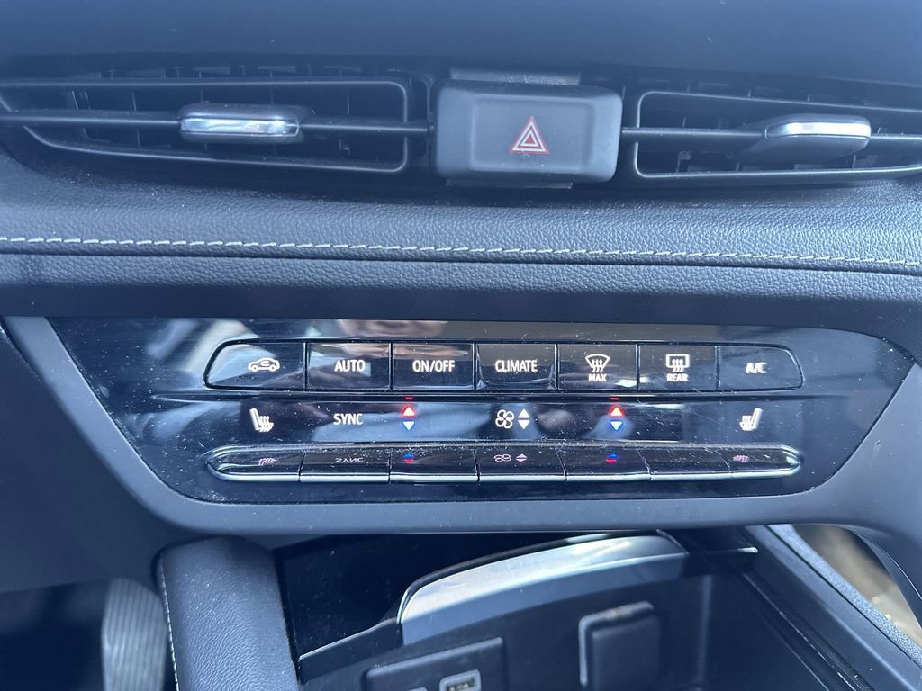 Used 2023 Buick Envision Essence image 16