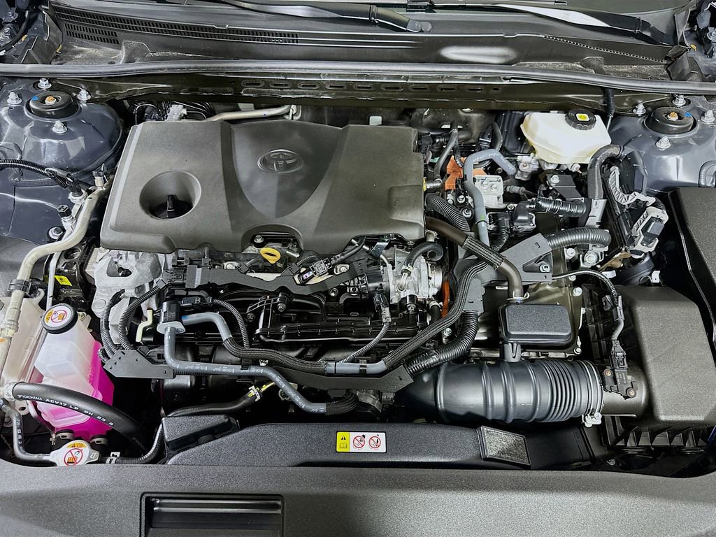 Used 2025 Toyota Camry SE image 9