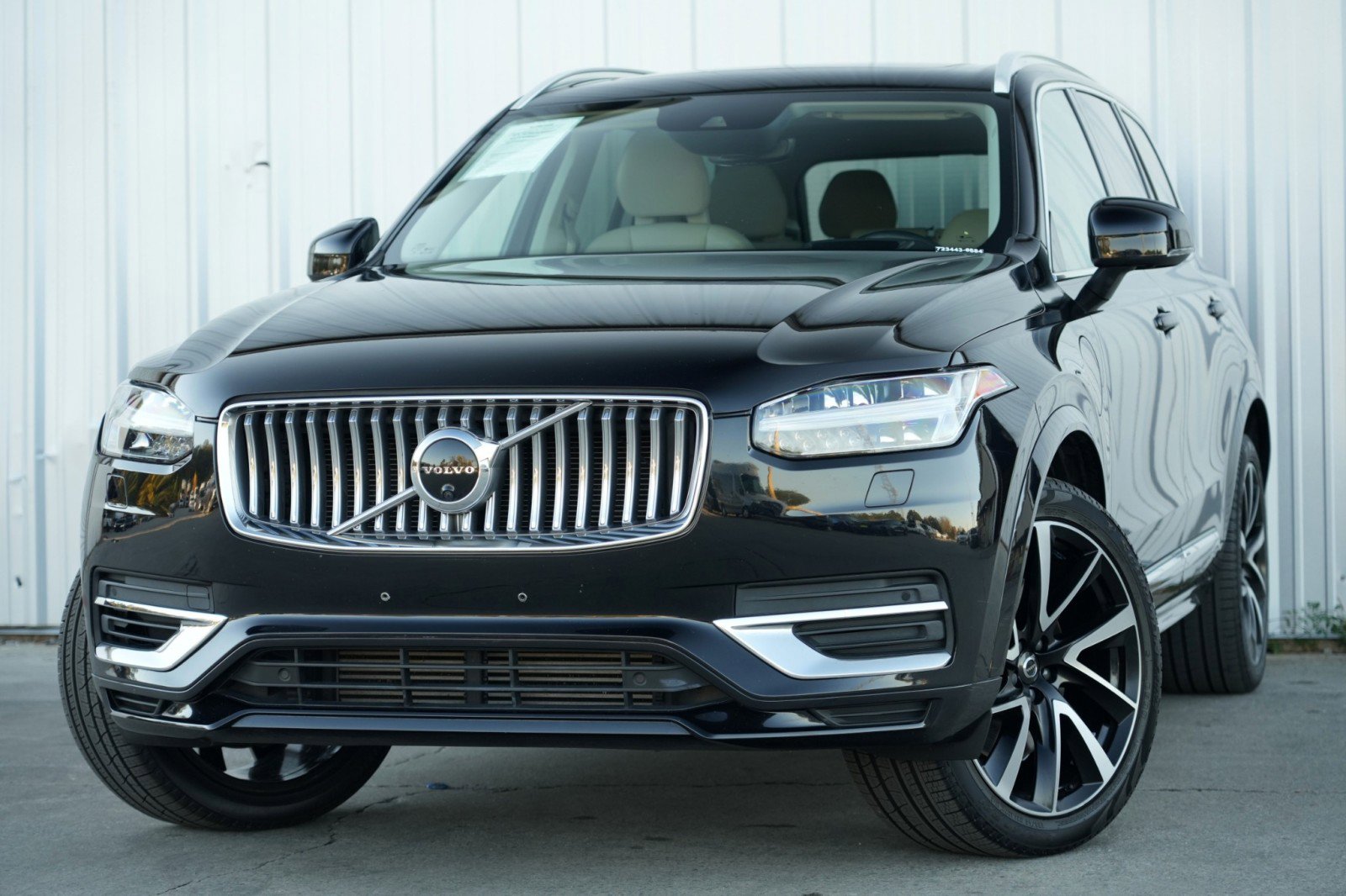 Used 2021 Volvo XC90 T8 Inscription Expression w/ Advanced Package image 3