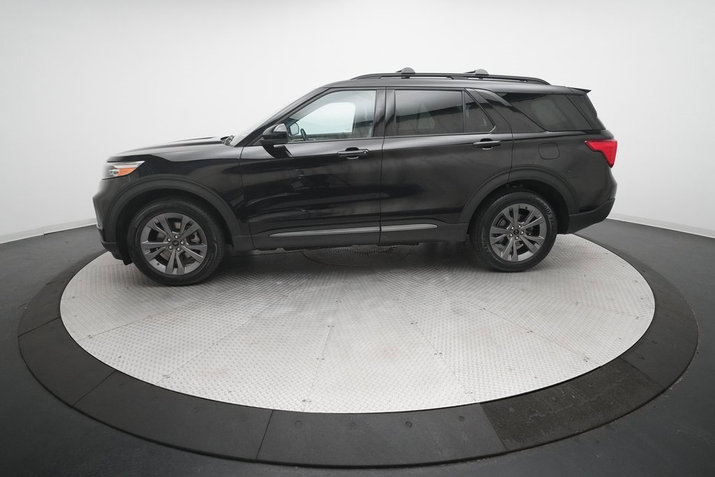 Used 2022 Ford Explorer XLT w/ Equipment Group 202A image 24