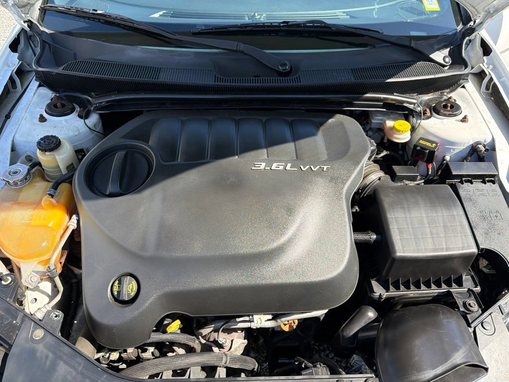 Used 2013 Chrysler 200 Limited FWD image 30