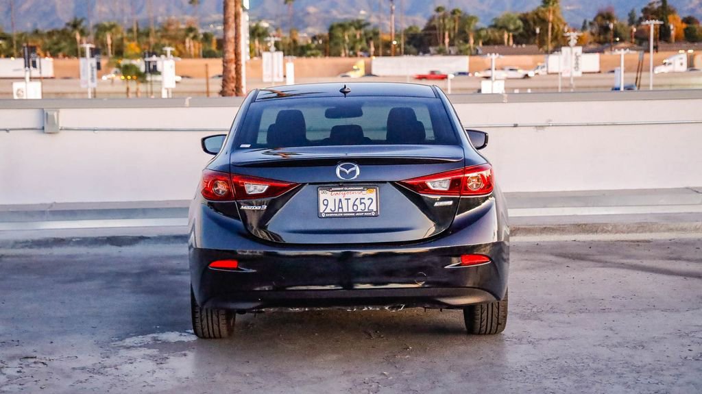 Used 2018 MAZDA MAZDA3 Grand Touring w/ Premium Equipment Package image 8