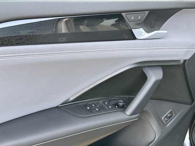 New 2026 Volkswagen Tiguan SE R-Line image 9