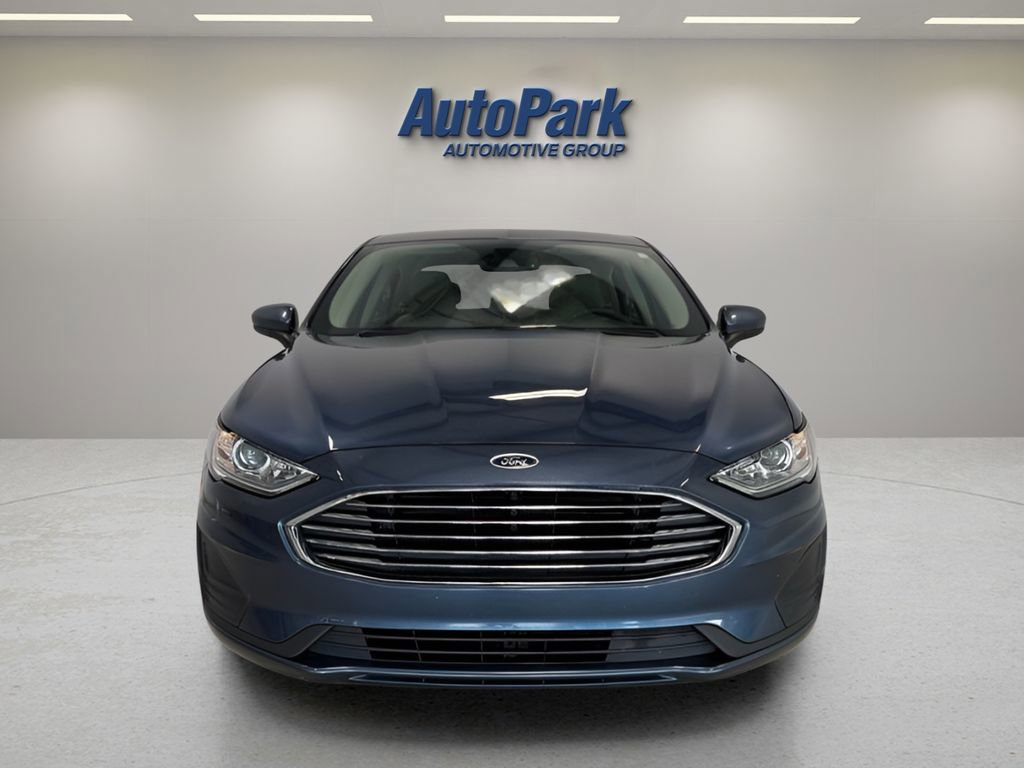 Used 2019 Ford Fusion SE image 2