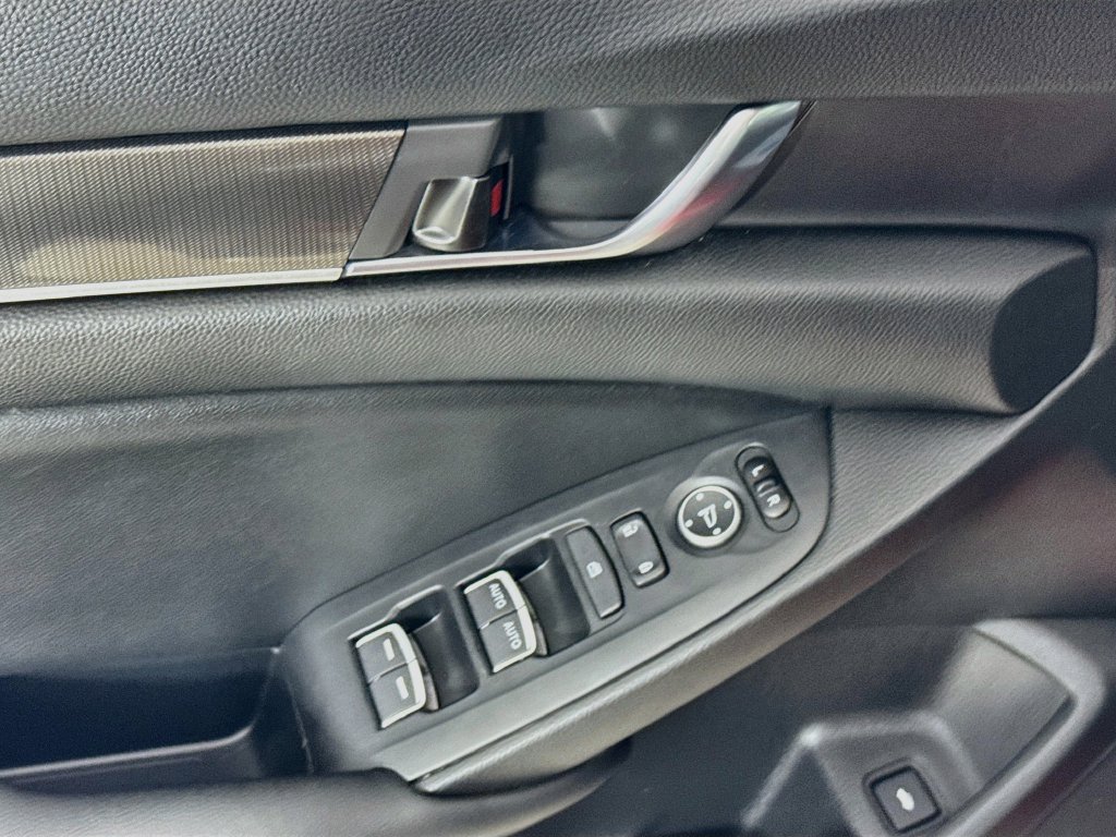 Used 2019 Honda Accord Sport image 18