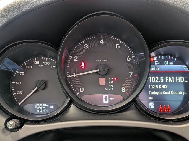Used 2025 Porsche Macan AWD/4WD image 13