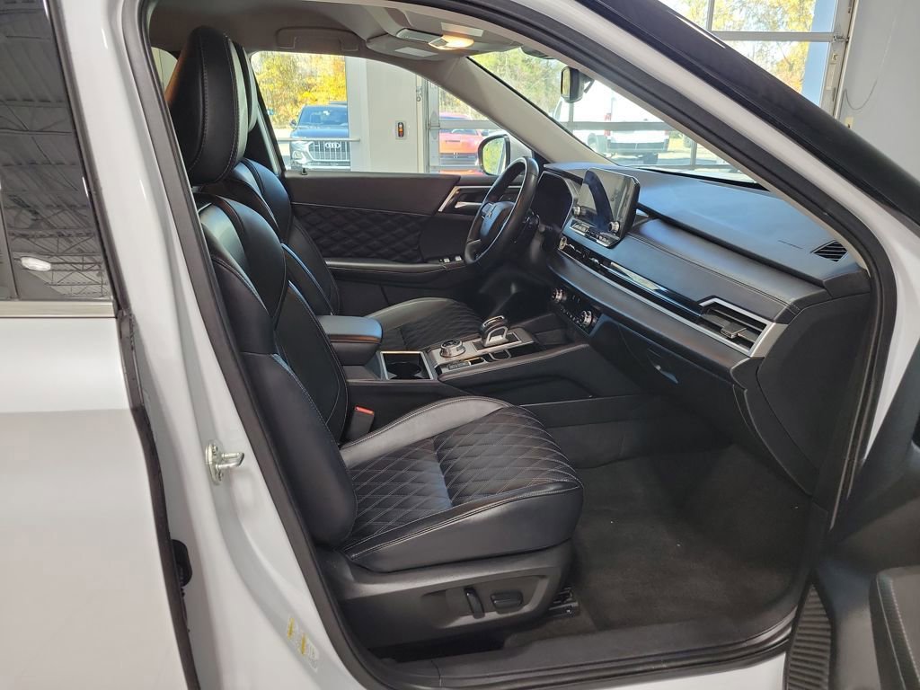 Used 2024 Mitsubishi Outlander SEL image 8