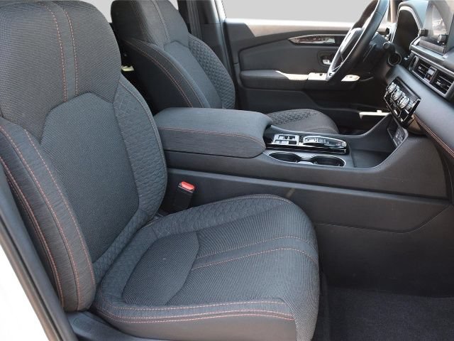 Used 2025 Honda Pilot Sport image 25