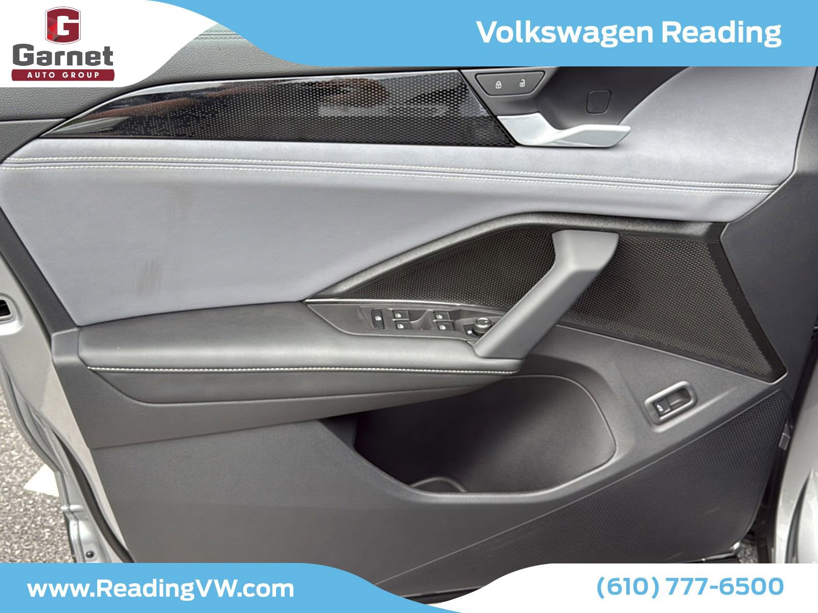 New 2025 Volkswagen Tiguan SE image 12