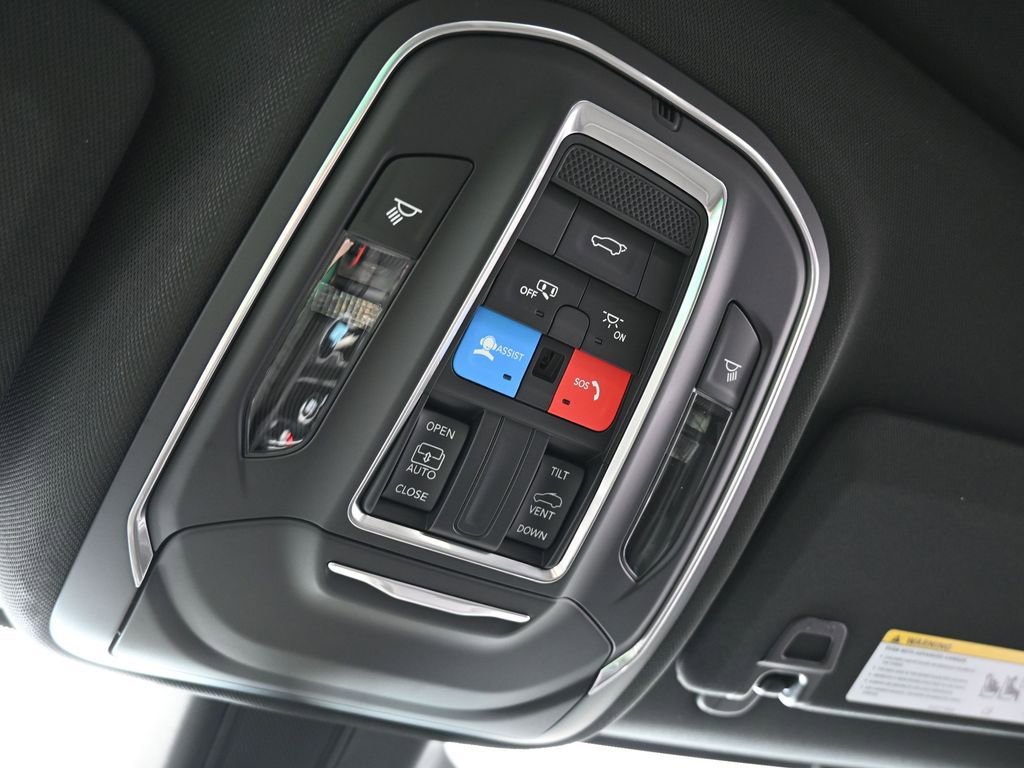 New 2025 Jeep Grand Cherokee Altitude image 20