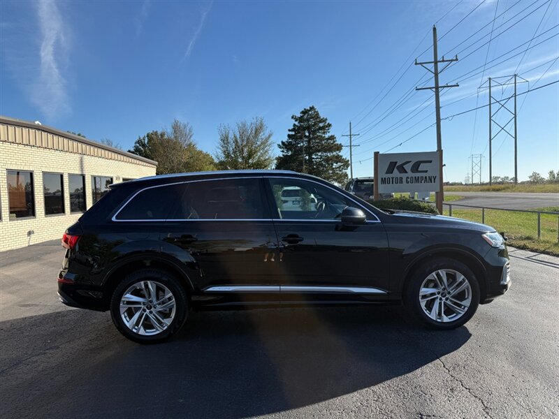 Used 2023 Audi Q7 3.0T Premium w/ Convenience Package AWD/4WD image 5