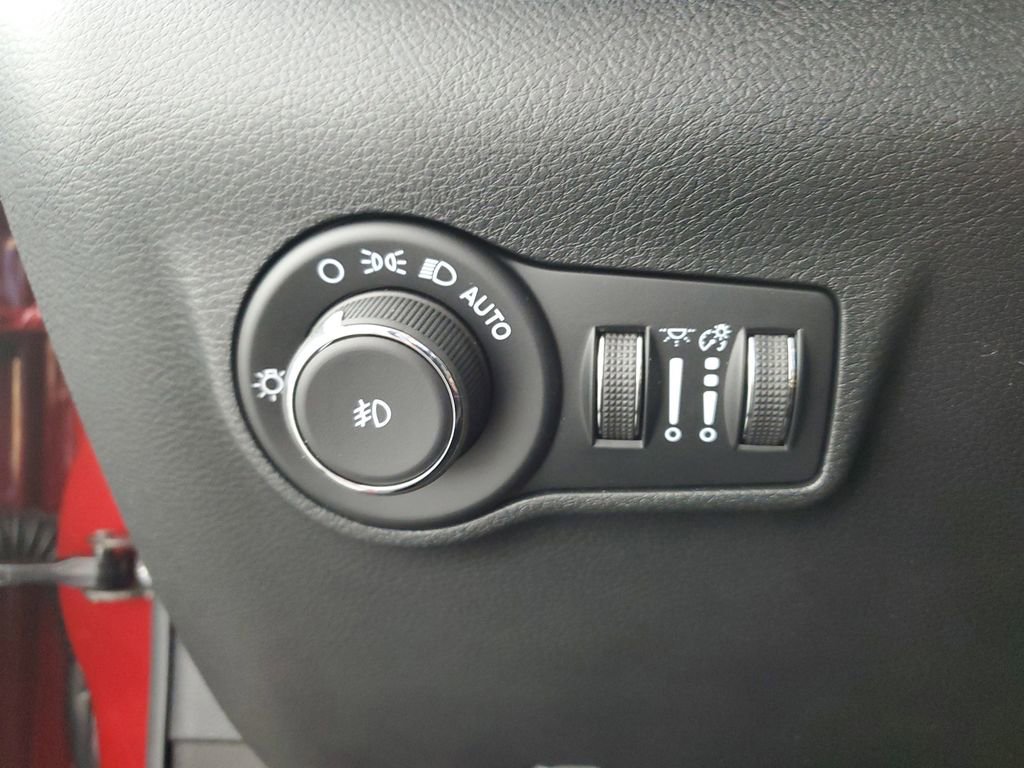 New 2026 Jeep Compass Latitude AWD/4WD image 25