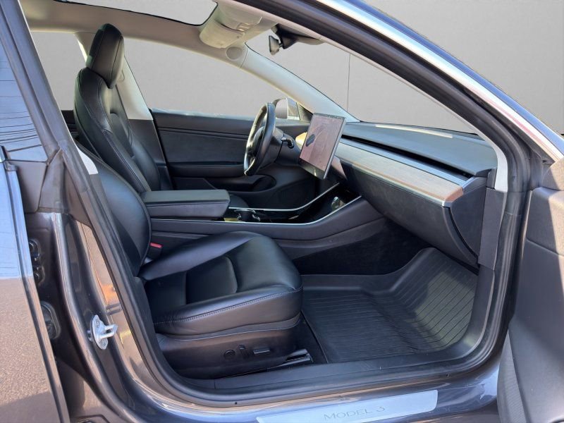 Used 2018 Tesla Model 3 Long Range image 13