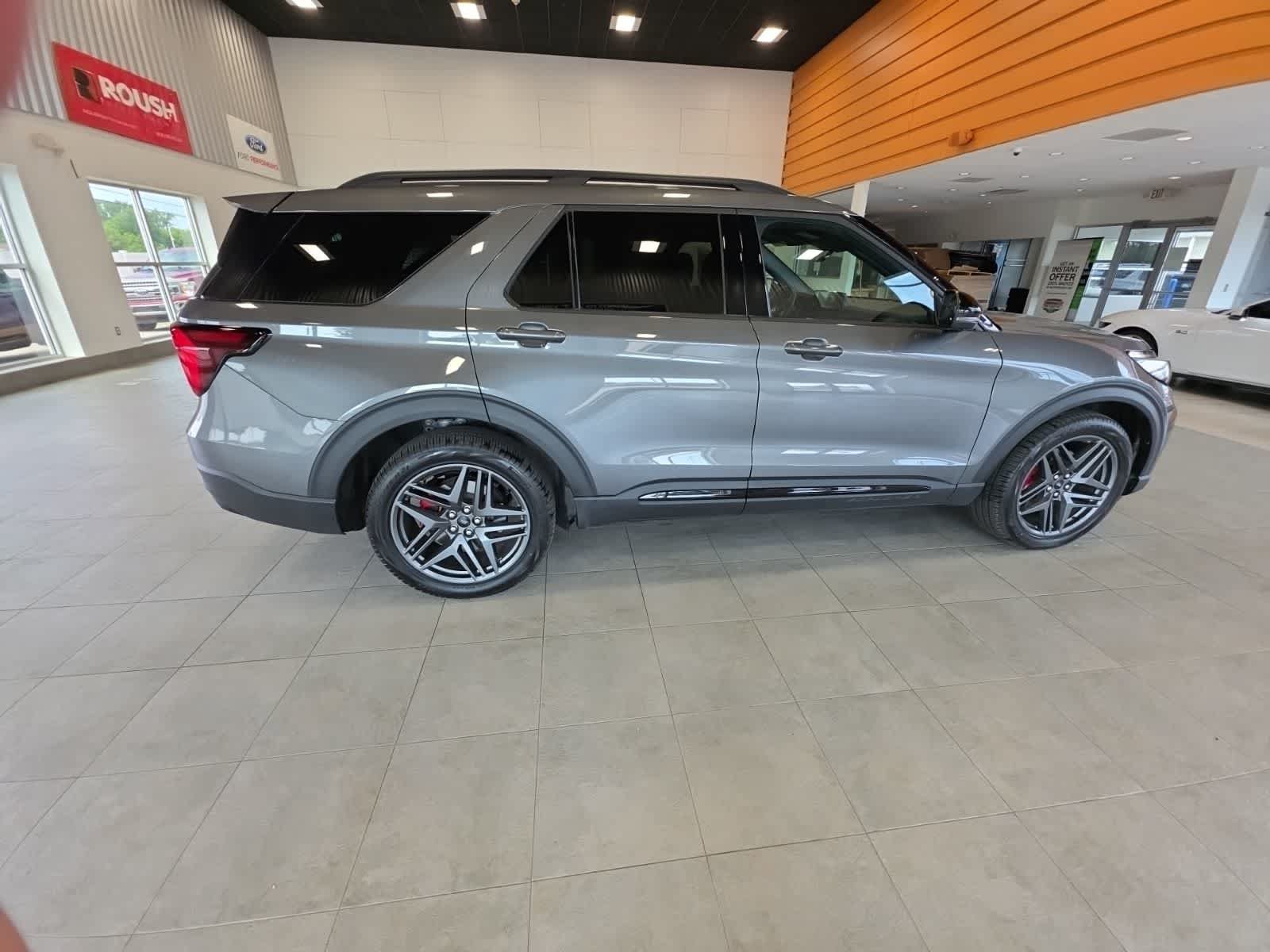 Used 2026 Ford Explorer ST w/ Sun And Sound Package AWD/4WD image 7