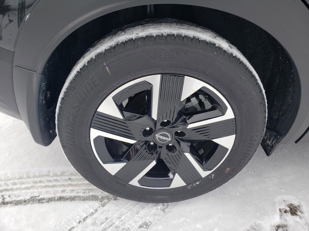 Certified 2025 Nissan Kicks SV w/ SV Premium Package image 44