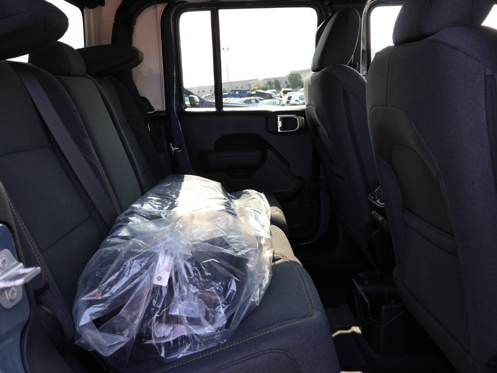 New 2026 Jeep Gladiator Sport AWD/4WD image 11