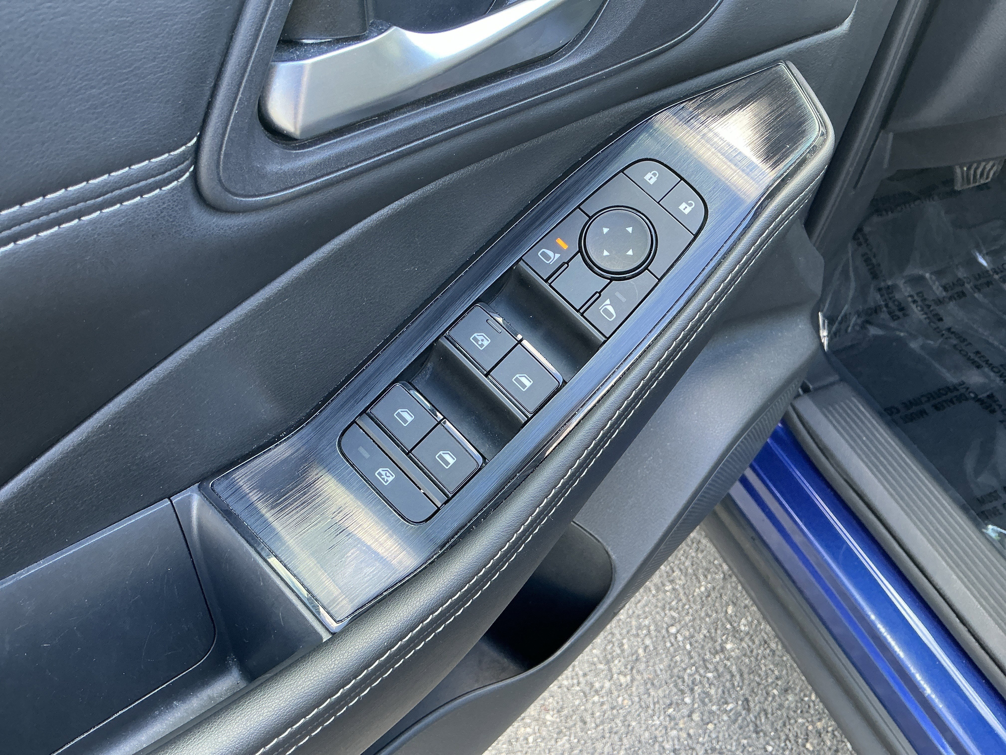Used 2023 Nissan Rogue SV w/ SV Premium B Package AWD/4WD image 19