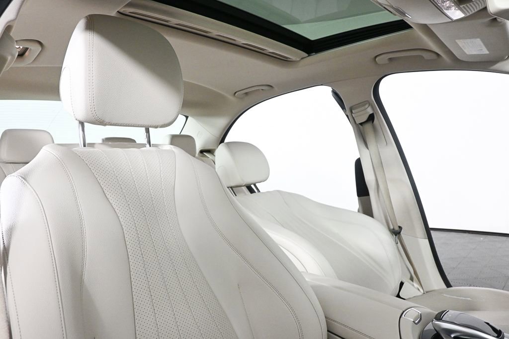 Certified 2017 Mercedes-Benz E 300 4MATIC image 21
