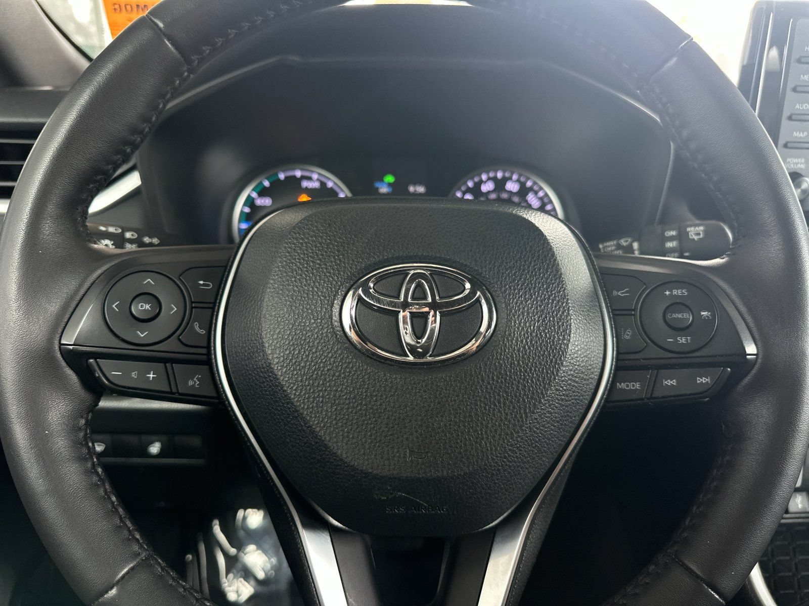 Used 2022 Toyota RAV4 SE w/ SE Grade Weather Package AWD/4WD image 21