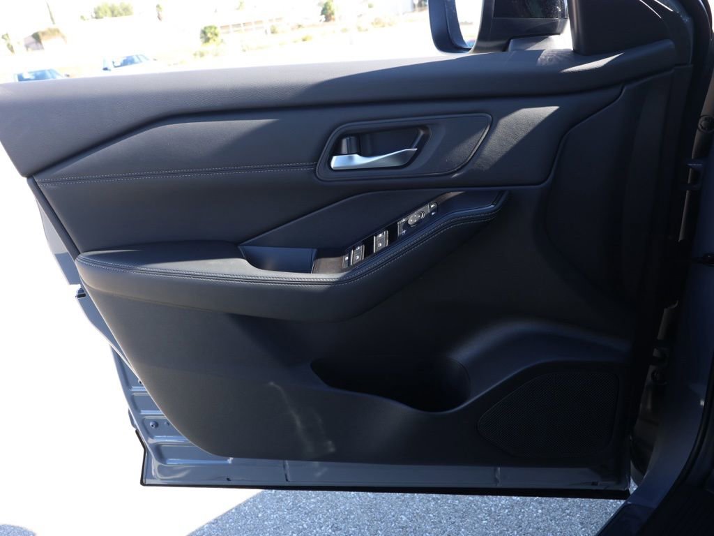 New 2026 Nissan Rogue Dark Armor image 23