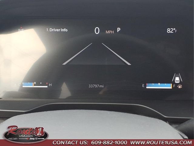 Used 2023 Jeep Grand Cherokee Limited AWD/4WD image 16