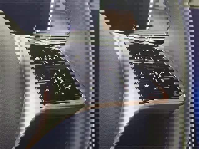 Certified 2025 Mercedes-Benz GLC 300 4MATIC image 51