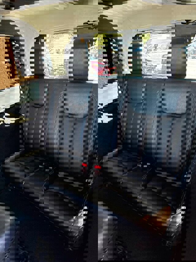 Used 2018 Jeep Wrangler Rubicon w/ Power Convenience Group image 10