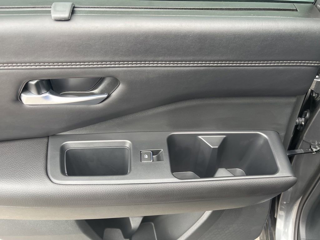 Used 2025 Nissan Pathfinder Platinum w/ Cargo Package image 51