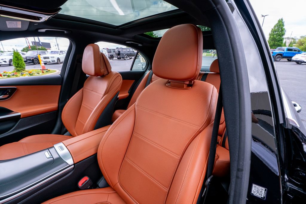 Used 2024 Mercedes-Benz C 300 4MATIC Sedan image 37