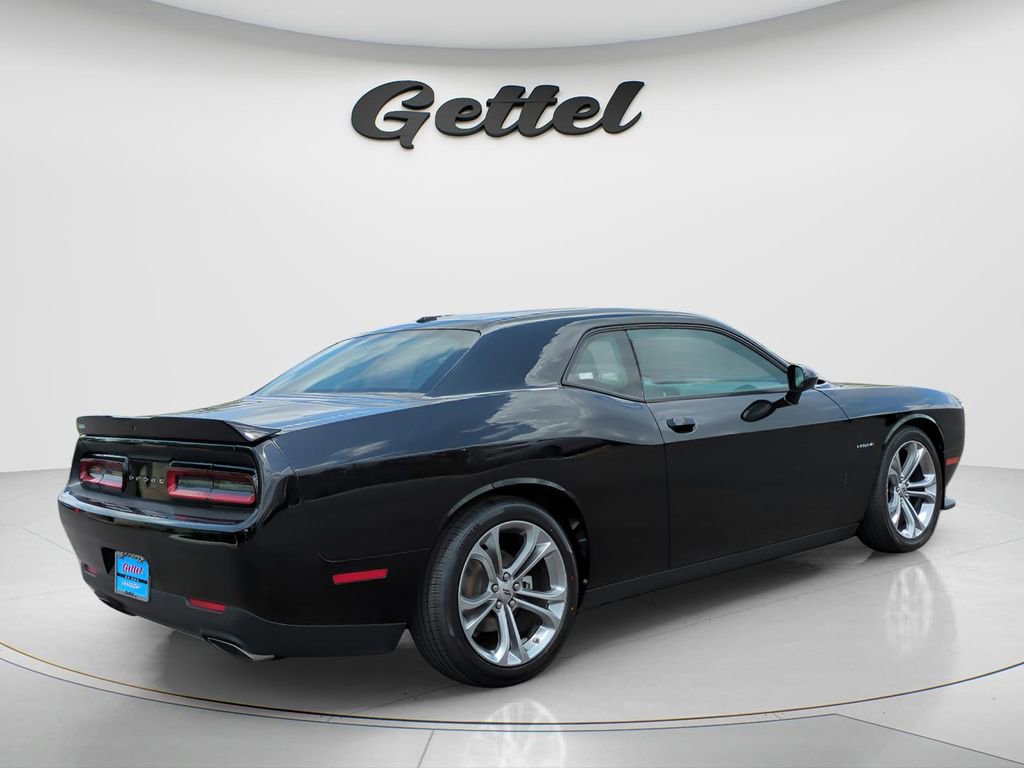 Used 2022 Dodge Challenger R/T RWD image 5