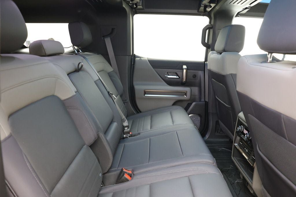 Used 2025 GMC Hummer EV 3X w/ LPO, Illumination Package AWD/4WD image 21